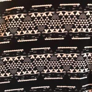 Lularoe black white maxi slinky Medium